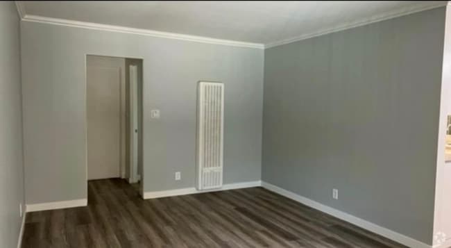 Building Photo - 8821 Owensmouth Ave Rental