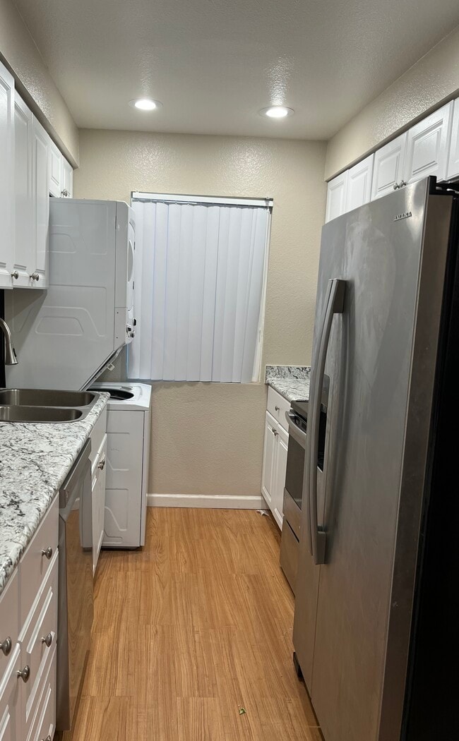 Canyon Club Apartments