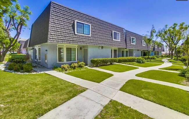 Photo - 2620 Huntington Dr