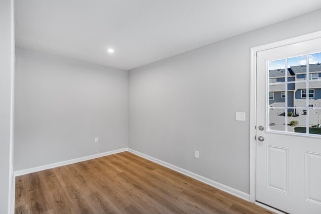 Photo - 1011 Chevy Pk Lndg