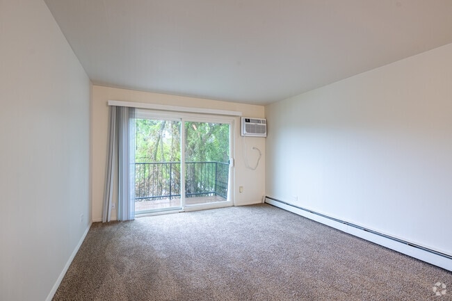 2BR, 1BA - 890SF - Living Room