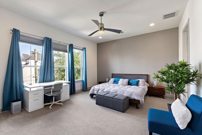 Building Photo - 4621 Chartres St