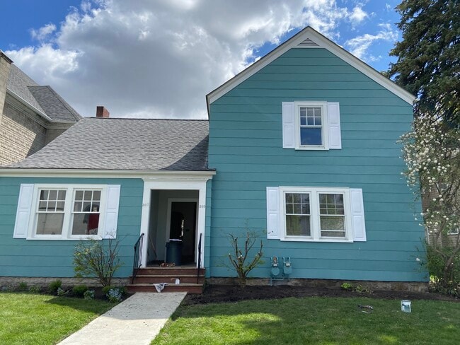 Building Photo - 309 W Sandusky St