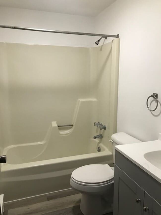 Photo - 212-212.5-2125 Filbert St Unidad 1