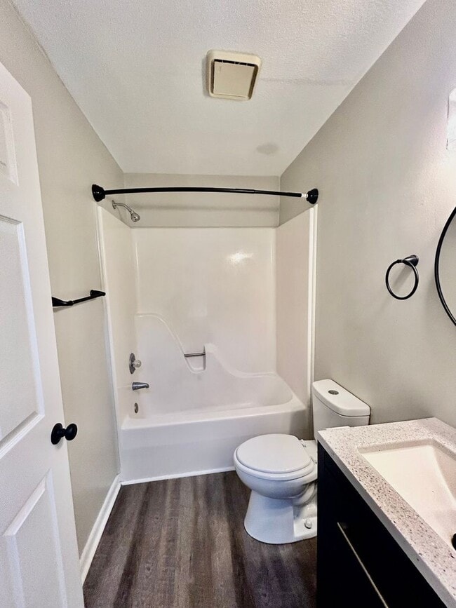 Photo - 706 Roberta Drive