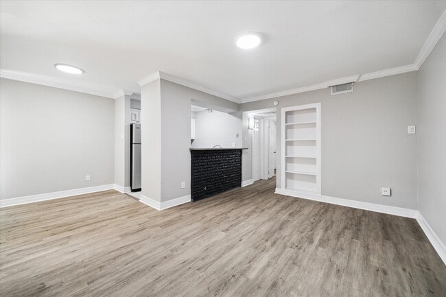 Building Photo - 201 Emerson St Unit 6
