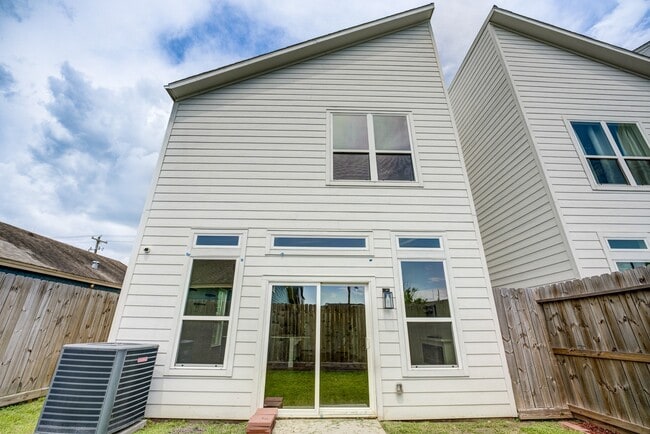 Photo - 7117 Tierwester St