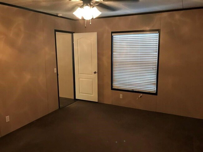 Photo - 16540 Sandell Dr