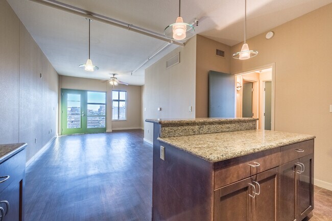 Photo - Live in the Heart of West Campus!