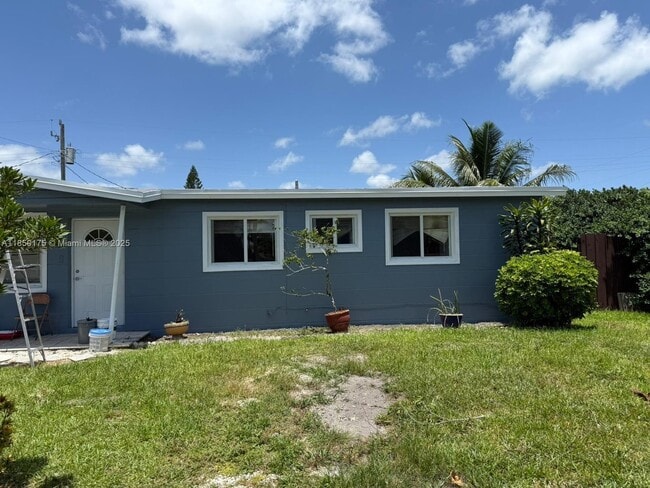 Building Photo - 10425 SW 152nd St Rental