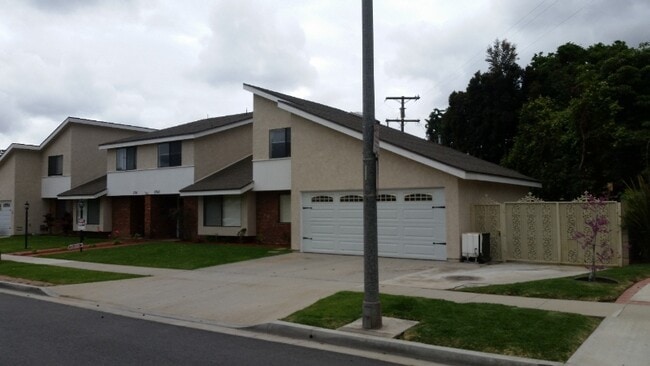 Photo - 3743 Locust Ave