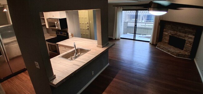 5200 Martel Ave Unit 11J