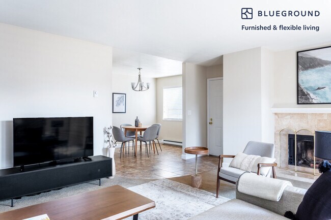 Photo - 46862 Fernald Common Unit FL0-ID360