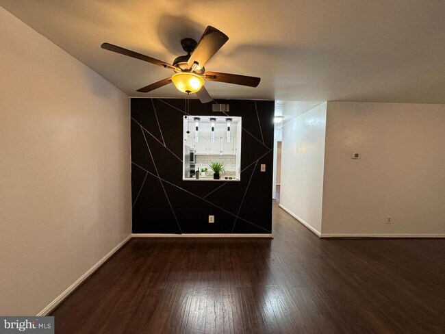 Photo - 5916 Cove Landing Rd Unit 204