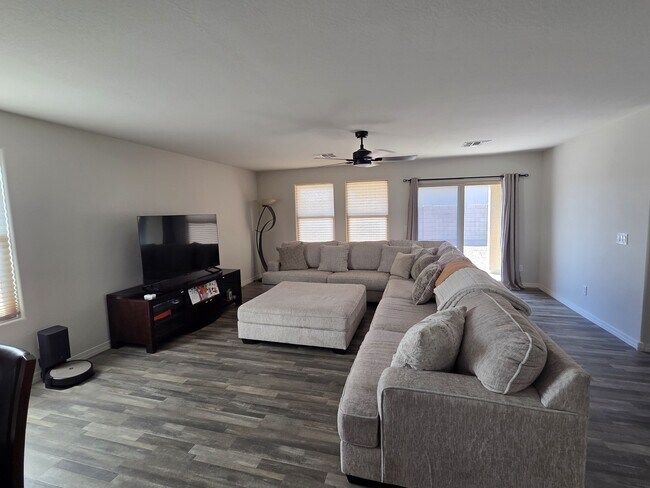 Photo - 2061 E Julian Dr