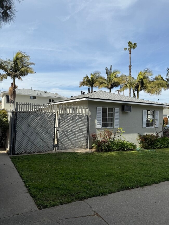 Photo - 2599 Wellesley Ave Unidad 2599
