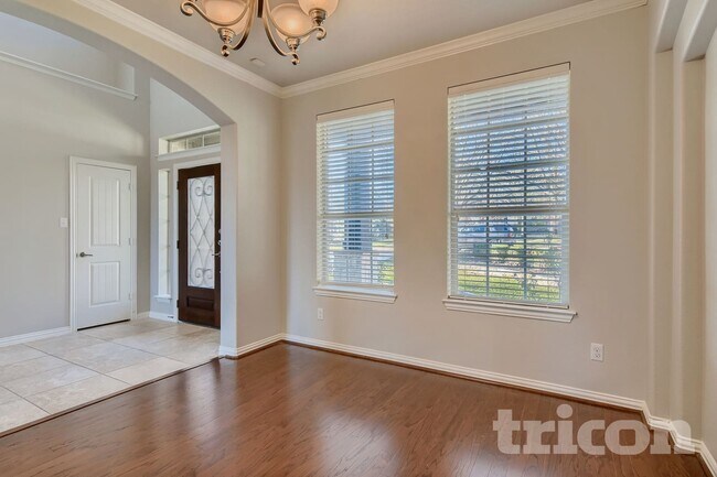 Photo - 1913 Colony Glen Ln