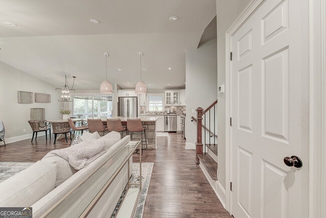 Photo - 209 Cedar Dr