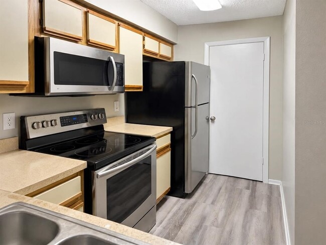 Photo - 224 Afton Square Unit 201