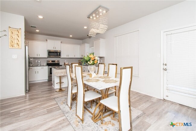 3905 Anvil Range Rd
