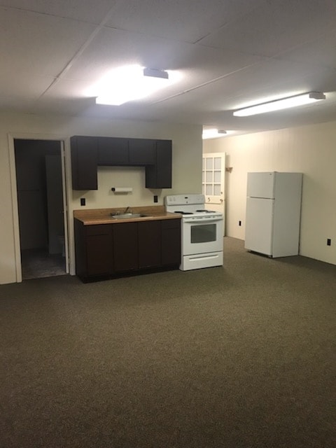 Building Photo - 185 N Main St