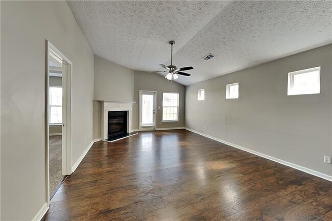 Photo - 144 Cobbler Cove Dr