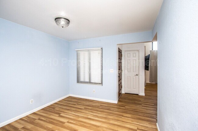 Photo - 1718 S Longmore