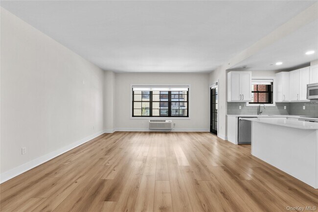 Photo - 11 Purdy St Unit 202