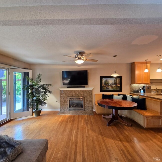 Photo - 480 Meadowview Dr