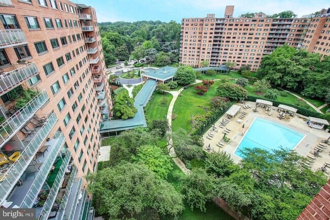 Photo - 4201 Cathedral Ave NW Unidad 1223E