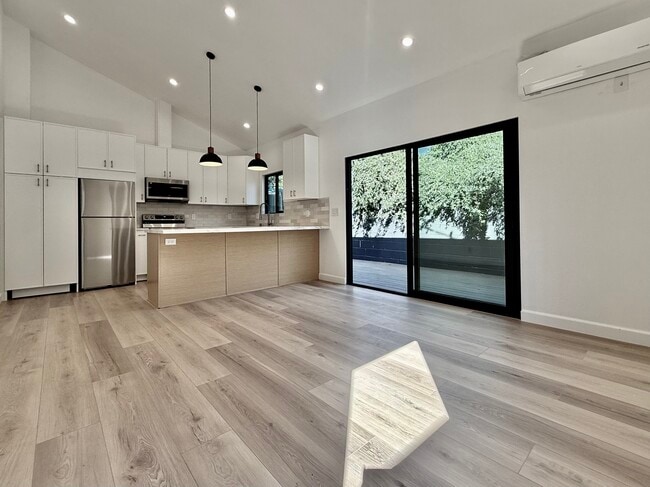 Photo - 619 N Vista St Unit A