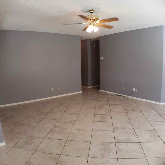 Photo - 8206 Talkenhorn