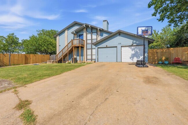 Photo - 2106 Lamplight Village Cir