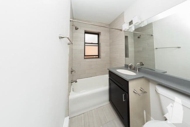 Building Photo - 1 bedroom in Chicago IL 60647