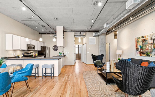 Building Photo - 290 W 12th Ave Unit 502