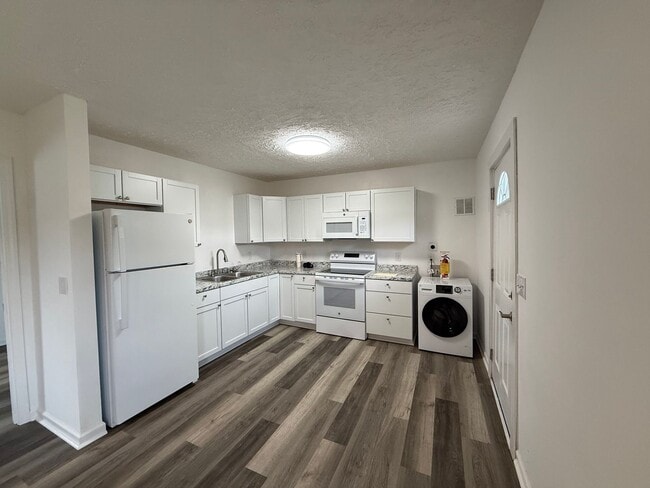 Photo - 1728 Park St