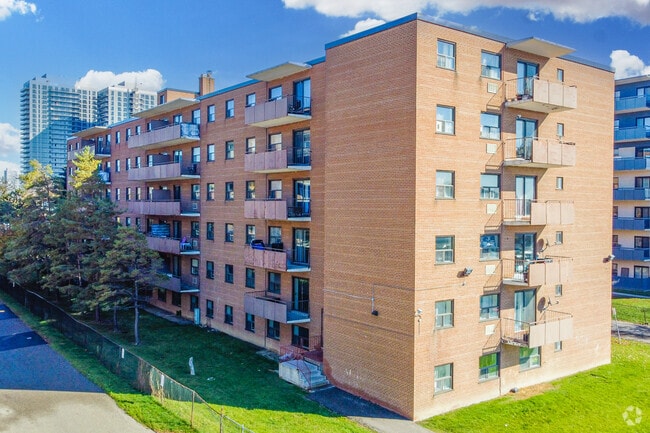 Building Photo - Clairmount Apartments