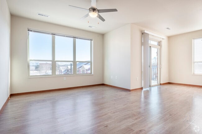 2BR, 2BA - 1168SF - Living Room