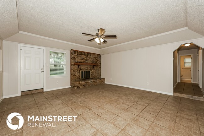 Photo - 2025 Schumac Ln