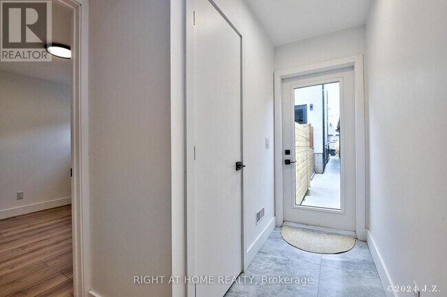 Photo - 50A Lanark Ave