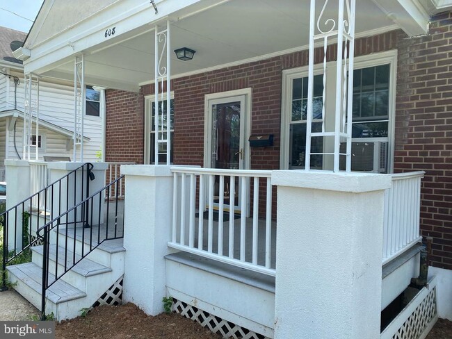 Photo - 608 N Fillmore St