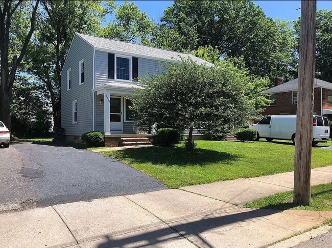 Building Photo - 1539-1543 Babbitt Rd Unit 1539 Babbit Rd.