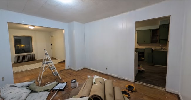 Building Photo - 584 Burgess St Rental