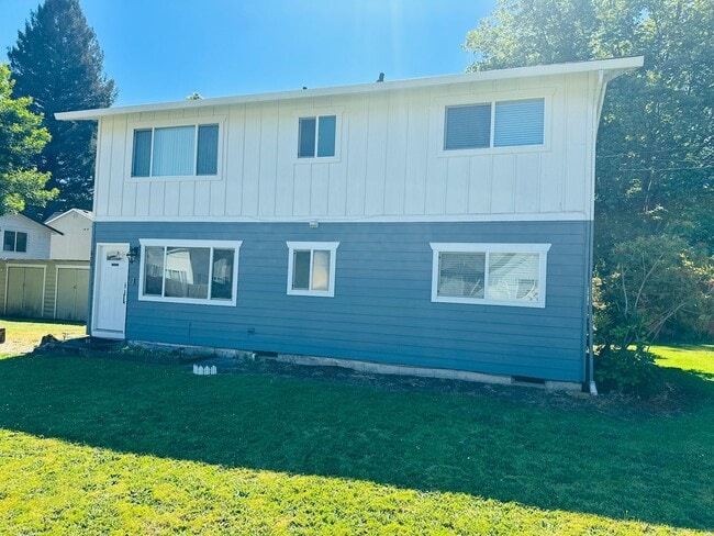 Charming Remodeled Camas Duplex - Charming Remodeled Camas Duplex House