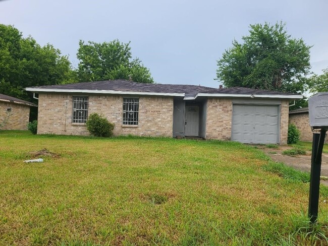 Building Photo - 12823 Glen Hollow Dr