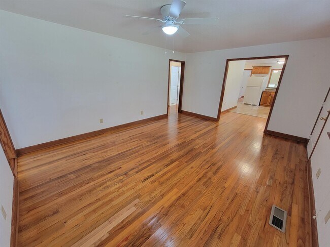 Photo - 1526 Highland Dr