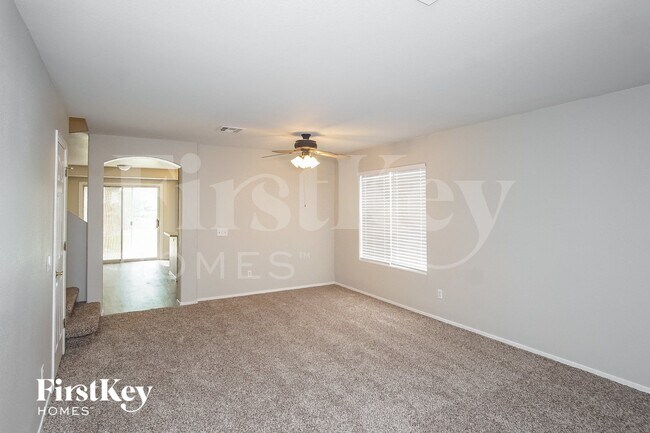 Photo - 985 Blue Lantern Dr