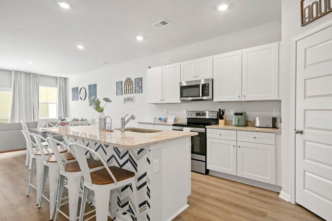 Photo - 508 Sea Sparrow St