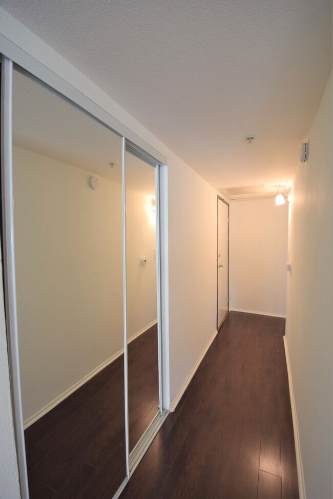 Photo - 5002 Tujunga Ave Unidad 104