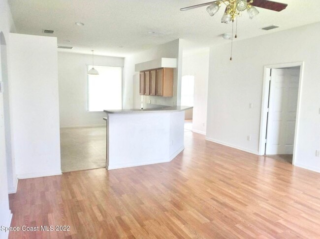 1387 Ginza Rd NW